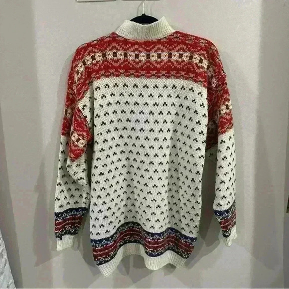 Liz Wear Women’s Sweater. Great Holiday Look. size medium. - Picture 8 of 12